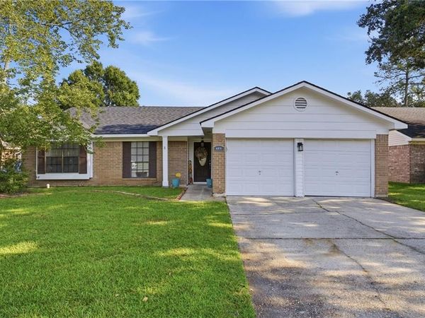 408 W LAKE CATAHOULA Court, Slidell, LA 70461