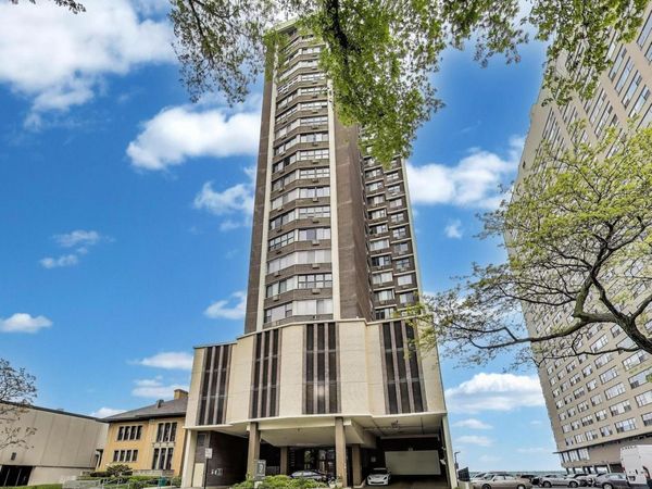 6325 N Sheridan Road, Unit 2106, Chicago, IL 60660
