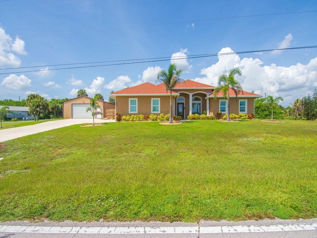 5327 N Old Dixie Highway, Fort Pierce, FL 34946 Photo