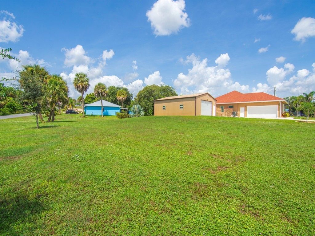 5327 N Old Dixie Highway, Fort Pierce, FL 34946 Photo