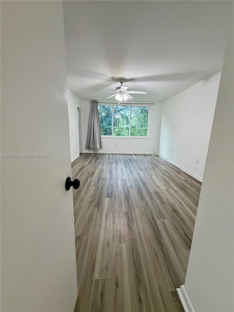 1101 NE 191st St, Unit H101, Miami, FL 33179 Photo