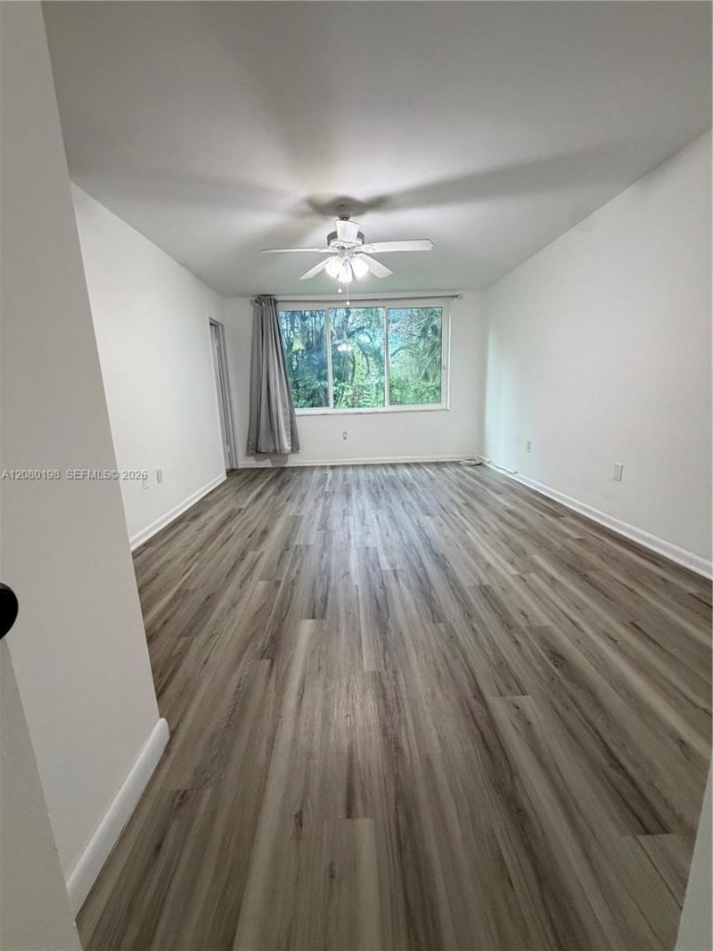 1101 NE 191st St, Unit H101, Miami, FL 33179 Photo
