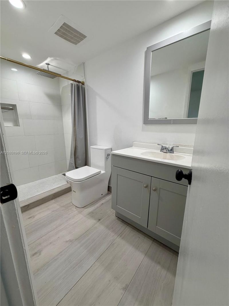 1101 NE 191st St, Unit H101, Miami, FL 33179 Photo