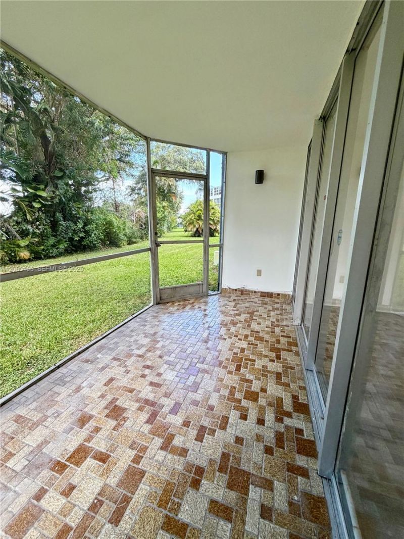 1101 NE 191st St, Unit H101, Miami, FL 33179 Photo