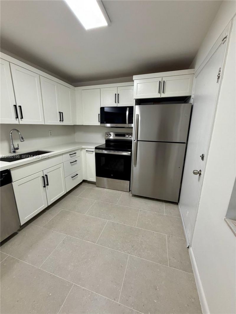 1101 NE 191st St, Unit H101, Miami, FL 33179 Photo