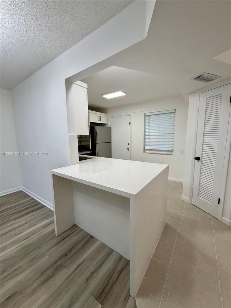 1101 NE 191st St, Unit H101, Miami, FL 33179 Photo