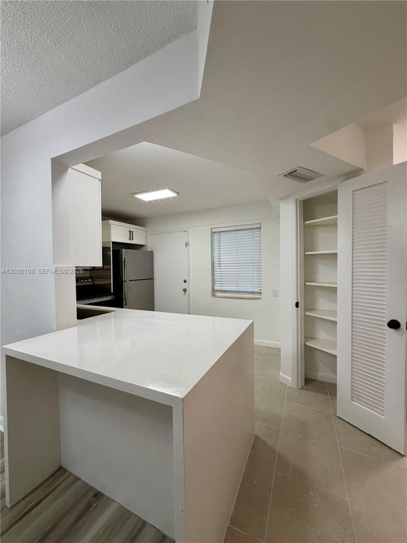 1101 NE 191st St, Unit H101, Miami, FL 33179 Photo