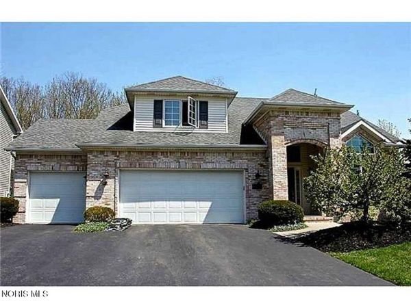 2214 Woods Edge Court , Toledo, OH 43615