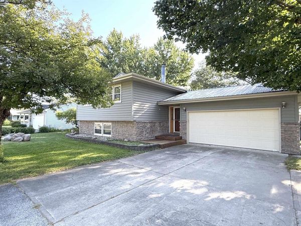 321 N Summit Avenue, Nora Springs, IA 50458