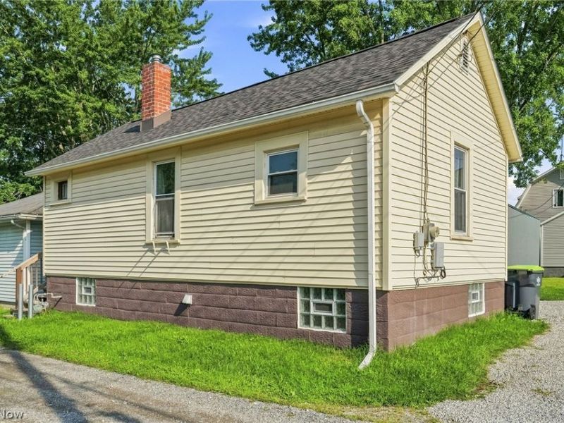 376 E 1/2 Ohio Avenue, Sebring, OH 44672 Photo 4