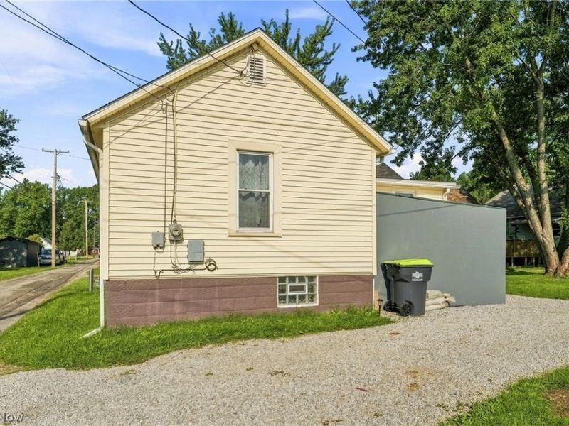 376 E 1/2 Ohio Avenue, Sebring, OH 44672 Photo 5