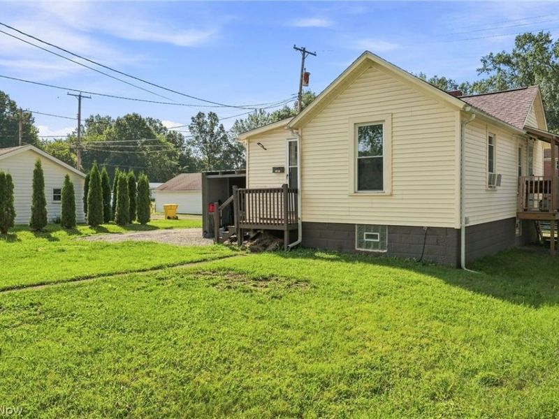 376 E 1/2 Ohio Avenue, Sebring, OH 44672 Photo 7