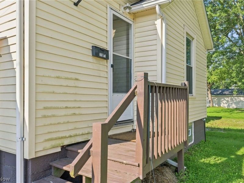 376 E 1/2 Ohio Avenue, Sebring, OH 44672 Photo 8