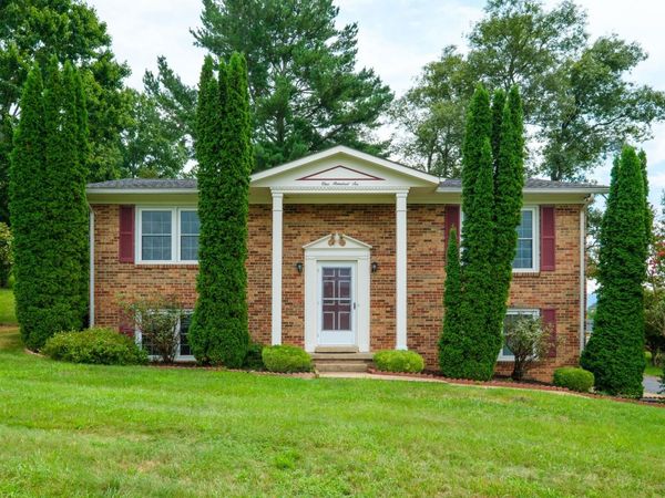 106 HILLSIDE AVE, ELKTON, VA 22827
