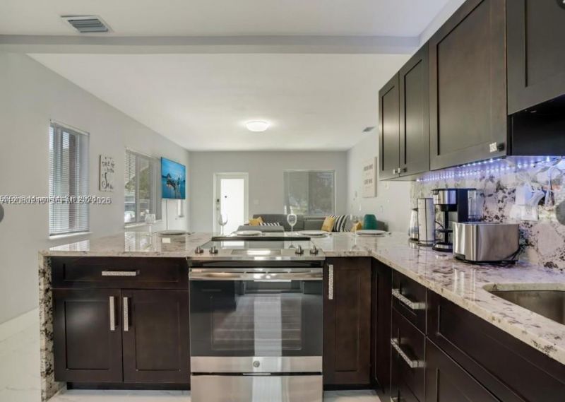 1526 NE 110th St, Unit A, Miami, FL 33161 Photo
