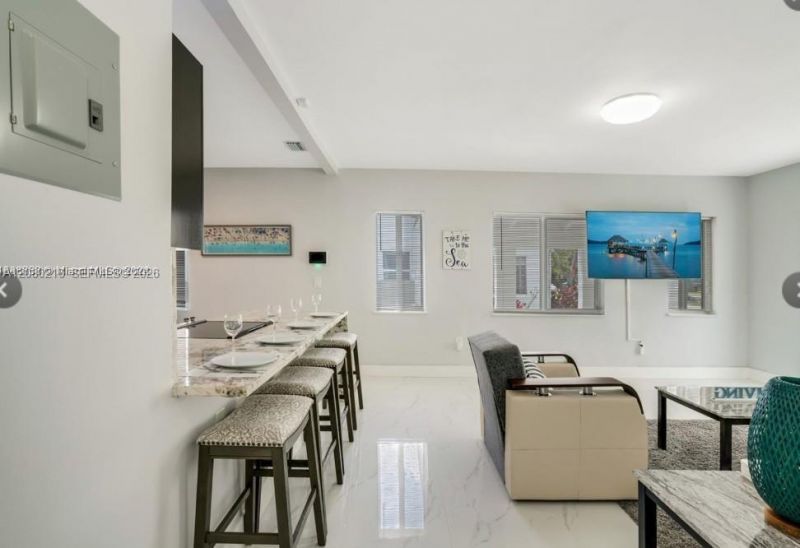 1526 NE 110th St, Unit A, Miami, FL 33161 Photo