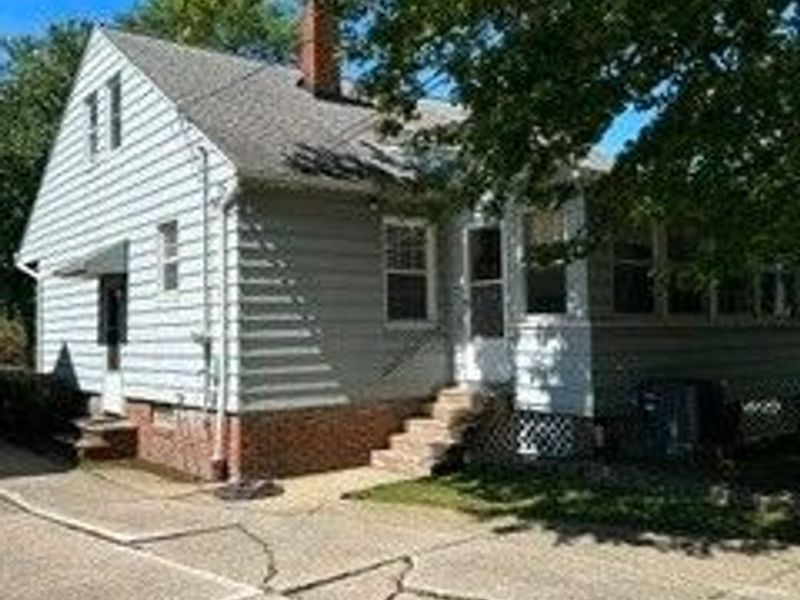 891 Roland Road, Lyndhurst, OH 44124 Photo 3