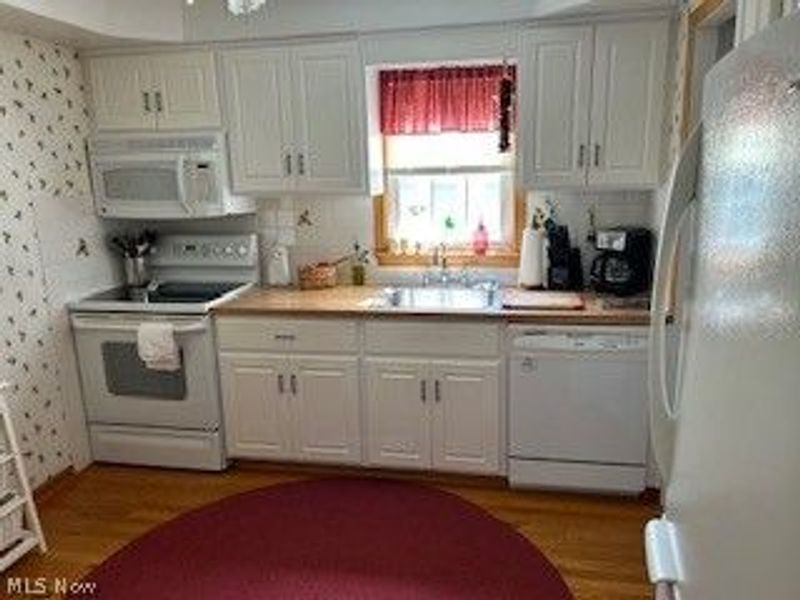 891 Roland Road, Lyndhurst, OH 44124 Photo 4