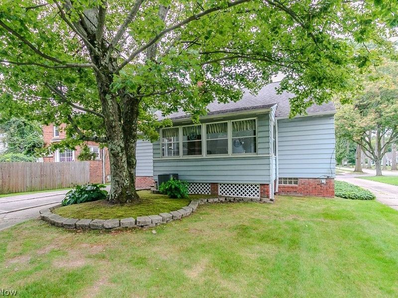 891 Roland Road, Lyndhurst, OH 44124 Photo 4