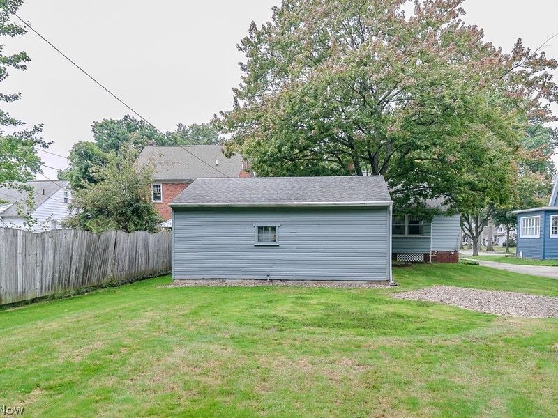 891 Roland Road, Lyndhurst, OH 44124 Photo 5