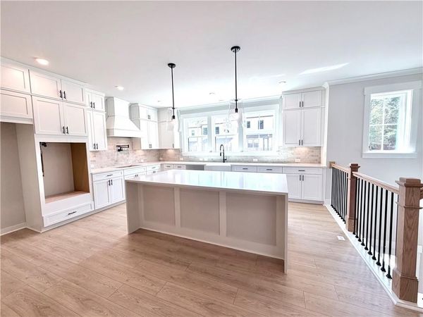 111 Bridgecrest Road , Roswell, GA 30075