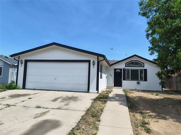 100 Wenatchee Street , Lochbuie, CO 80603