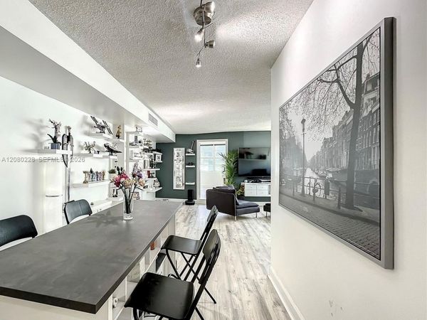 999 Brickell Bay Dr , Unit 1010, Miami, FL 33131