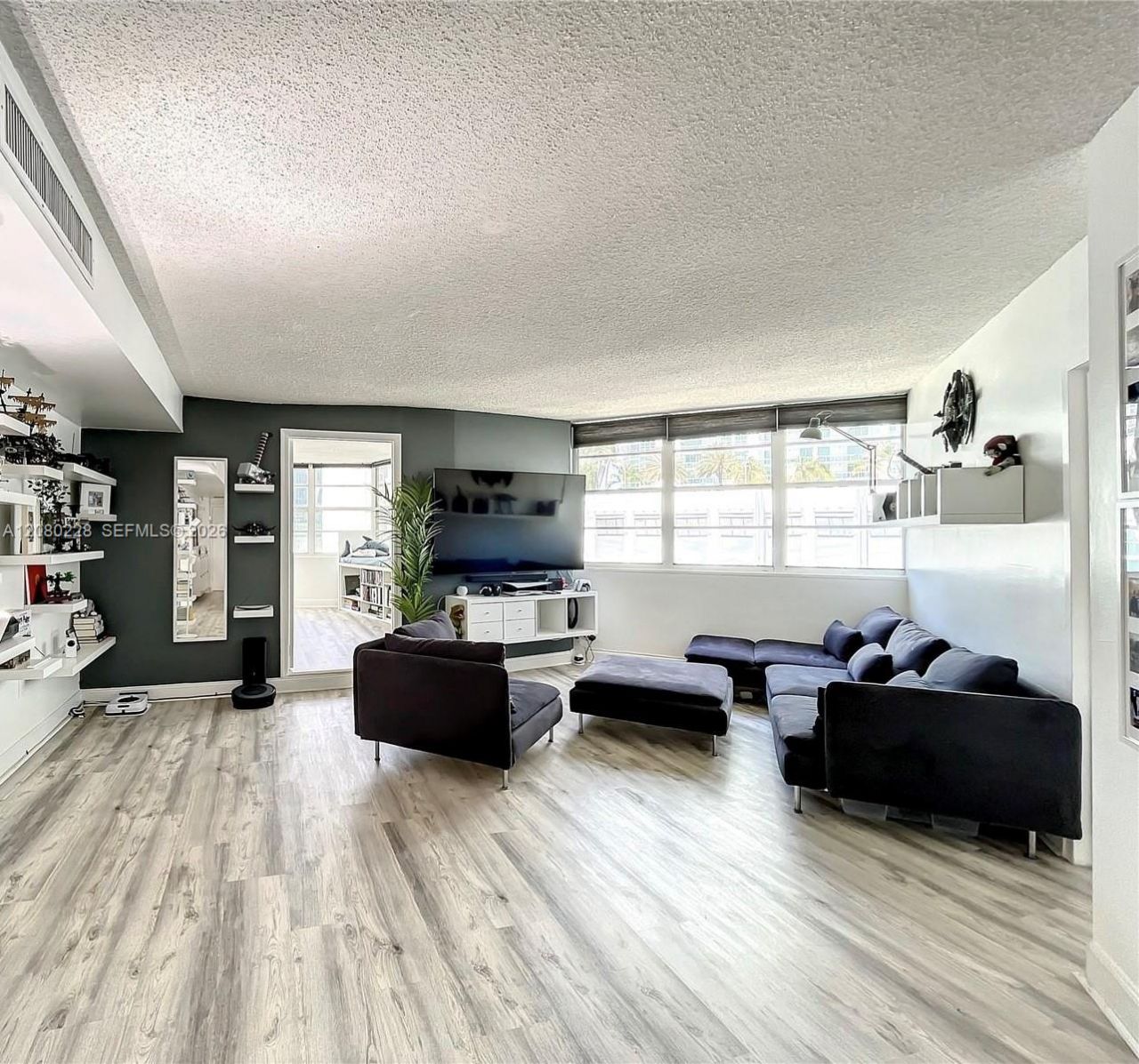 999 Brickell Bay Dr , Unit 1010, Miami, FL 33131 Photo