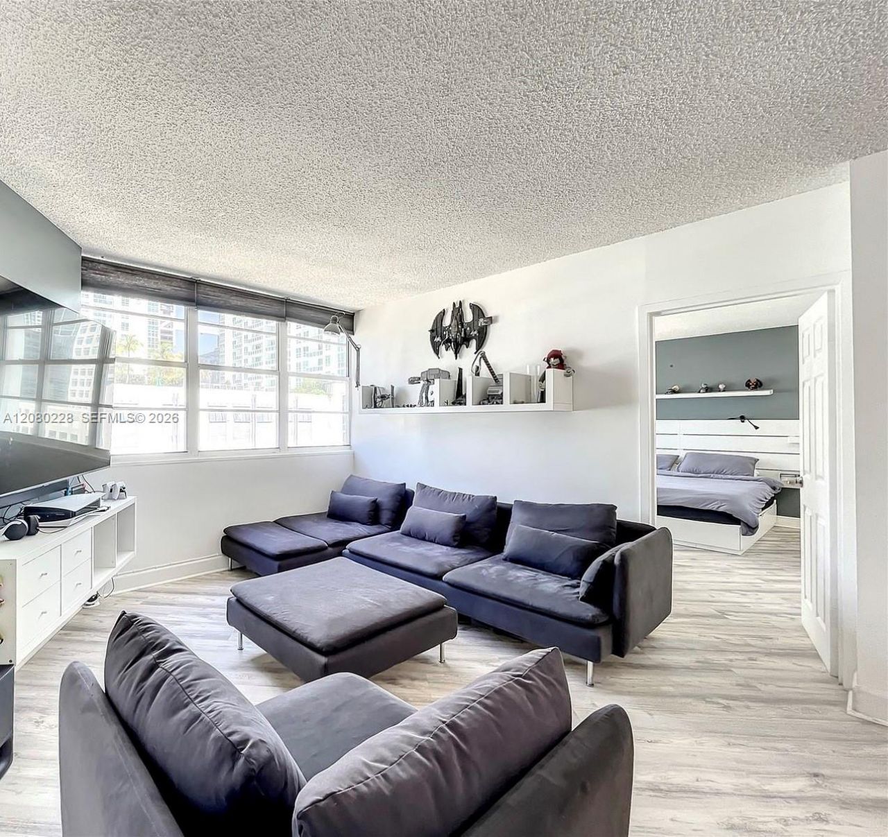 999 Brickell Bay Dr , Unit 1010, Miami, FL 33131 Photo