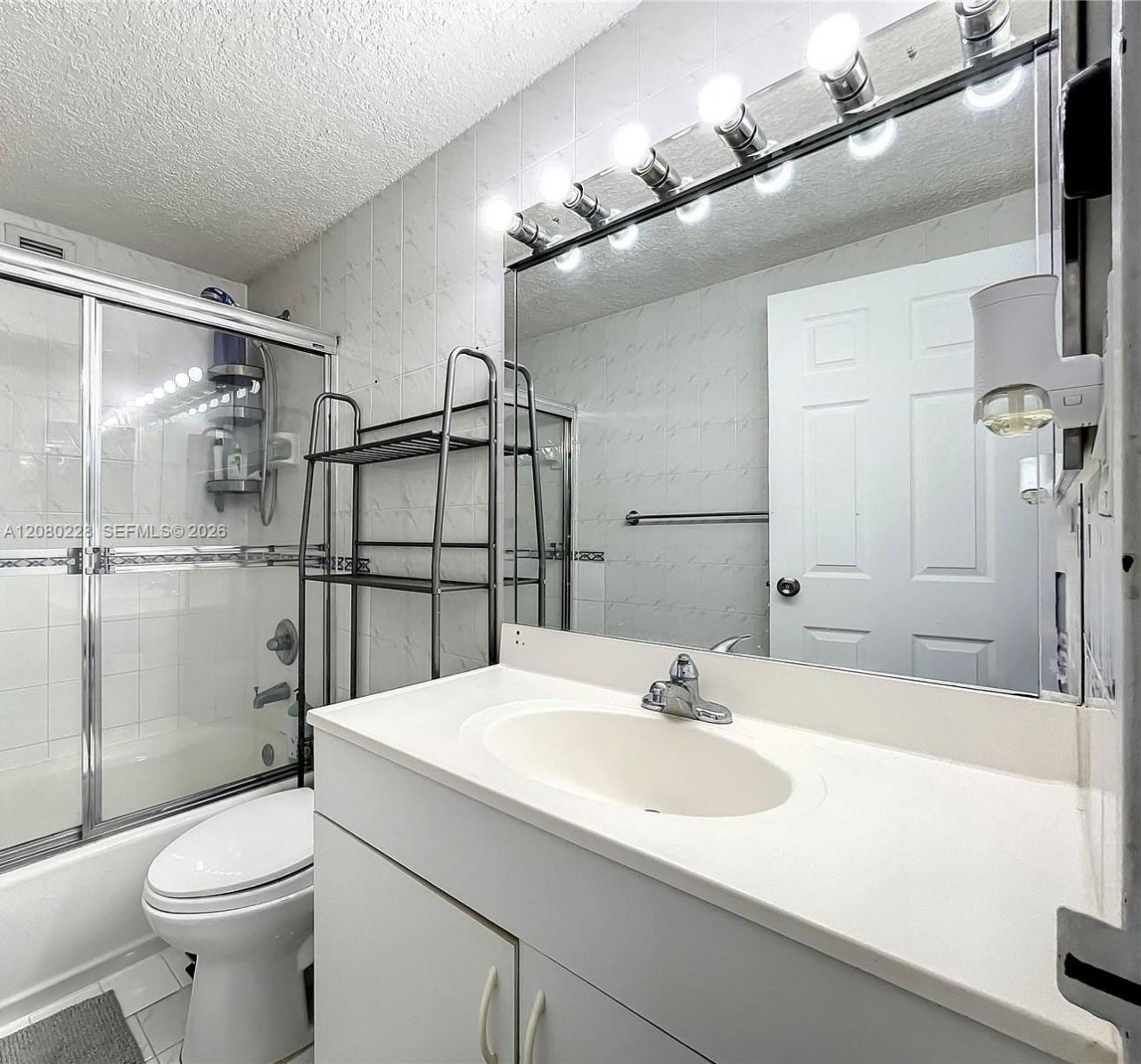 999 Brickell Bay Dr , Unit 1010, Miami, FL 33131 Photo