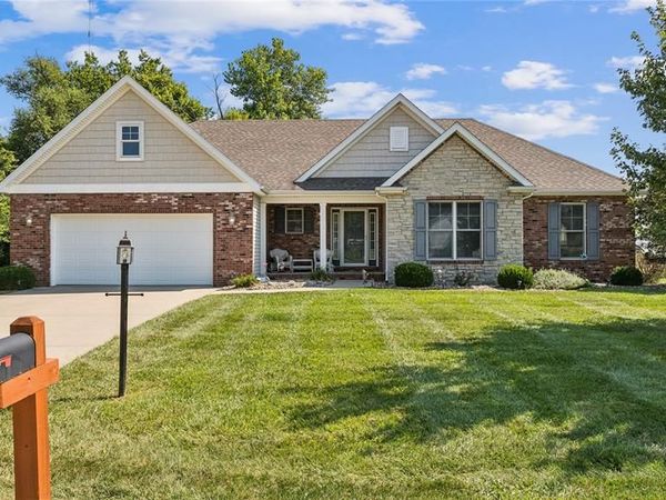 4613 Valleydale Road, Godfrey, IL 62035