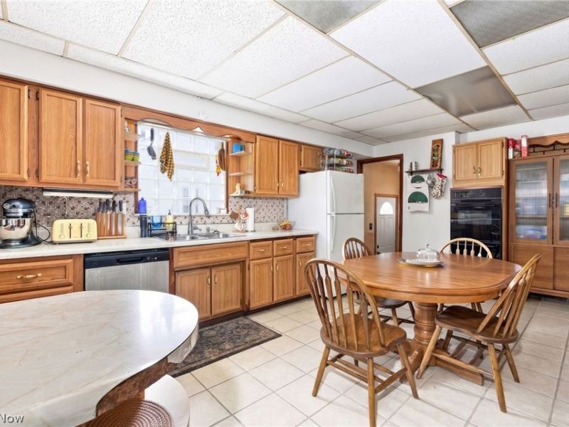 4747 Southwood Drive, Brooklyn, OH 44144 Photo 10