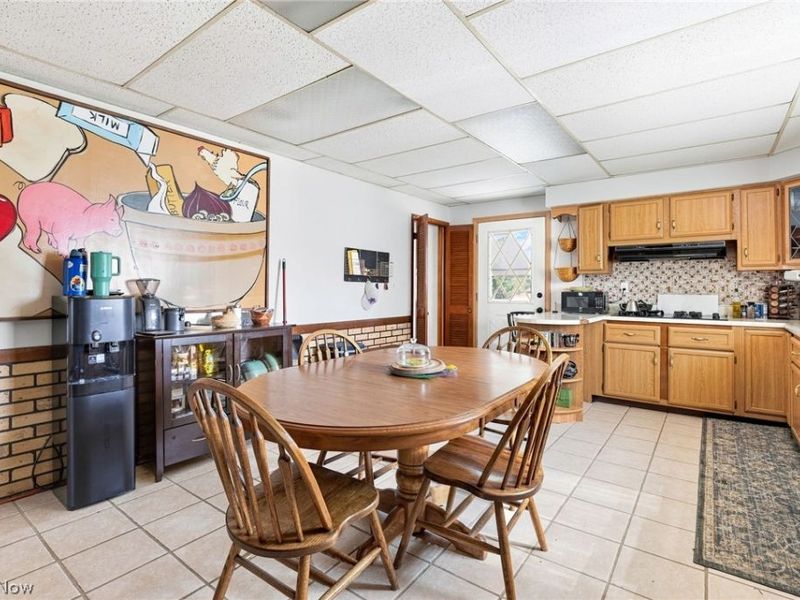 4747 Southwood Drive, Brooklyn, OH 44144 Photo 11