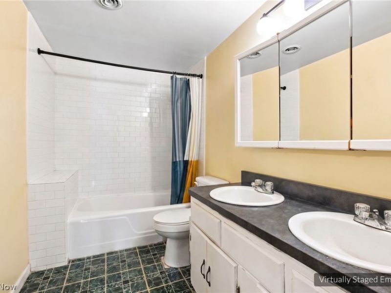 4747 Southwood Drive, Brooklyn, OH 44144 Photo 21