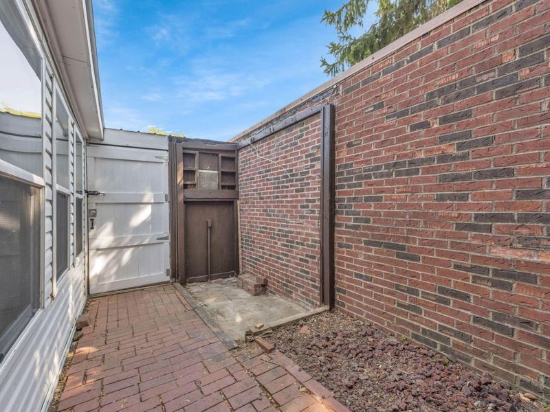 631 Simbury Street, Columbus, OH 43228 Photo 27