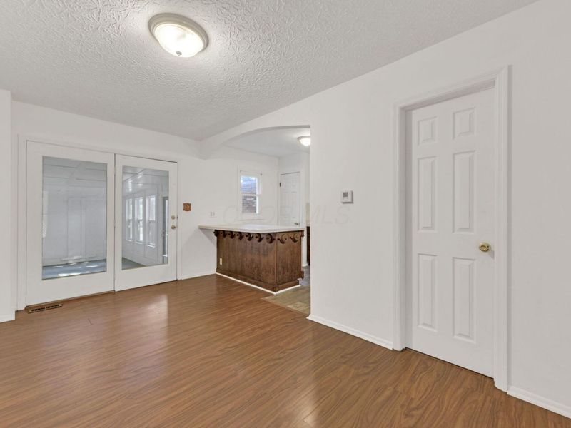 631 Simbury Street, Columbus, OH 43228 Photo 4