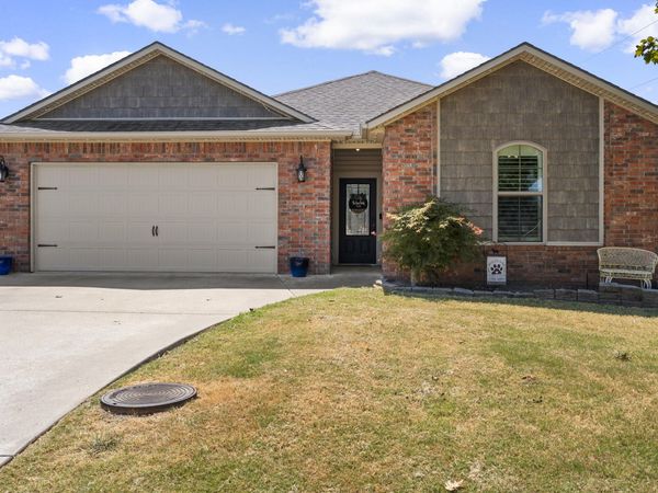 1508 W 11th Street , Grove, OK 74344