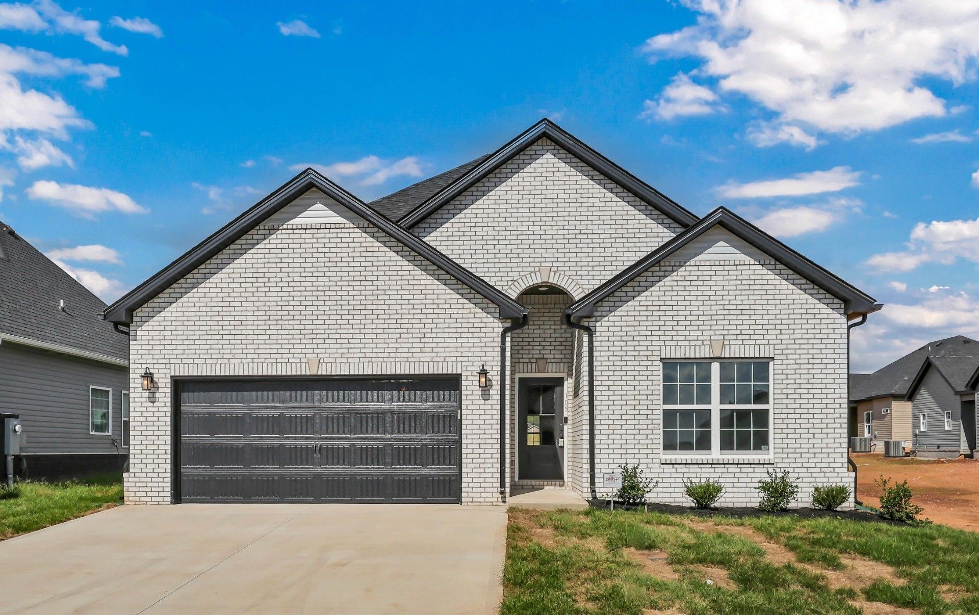 479 Kildeer Dr , Clarksville, TN 37040 Main Photo