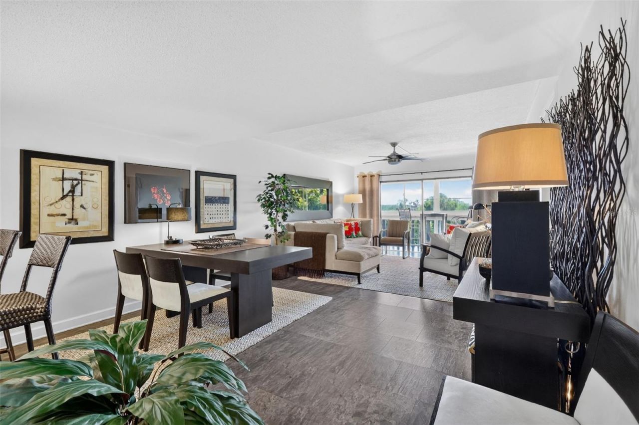 101 N Grandview Street, Unit 412, Mount Dora, FL 32757 Photo