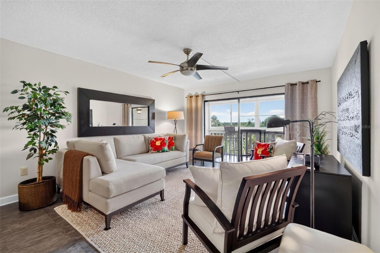 101 N Grandview Street, Unit 412, Mount Dora, FL 32757 Photo