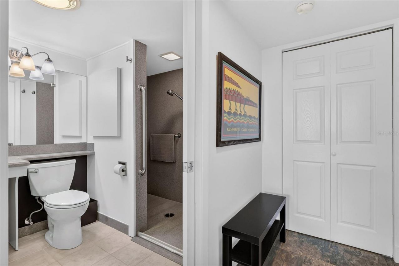 101 N Grandview Street, Unit 412, Mount Dora, FL 32757 Photo