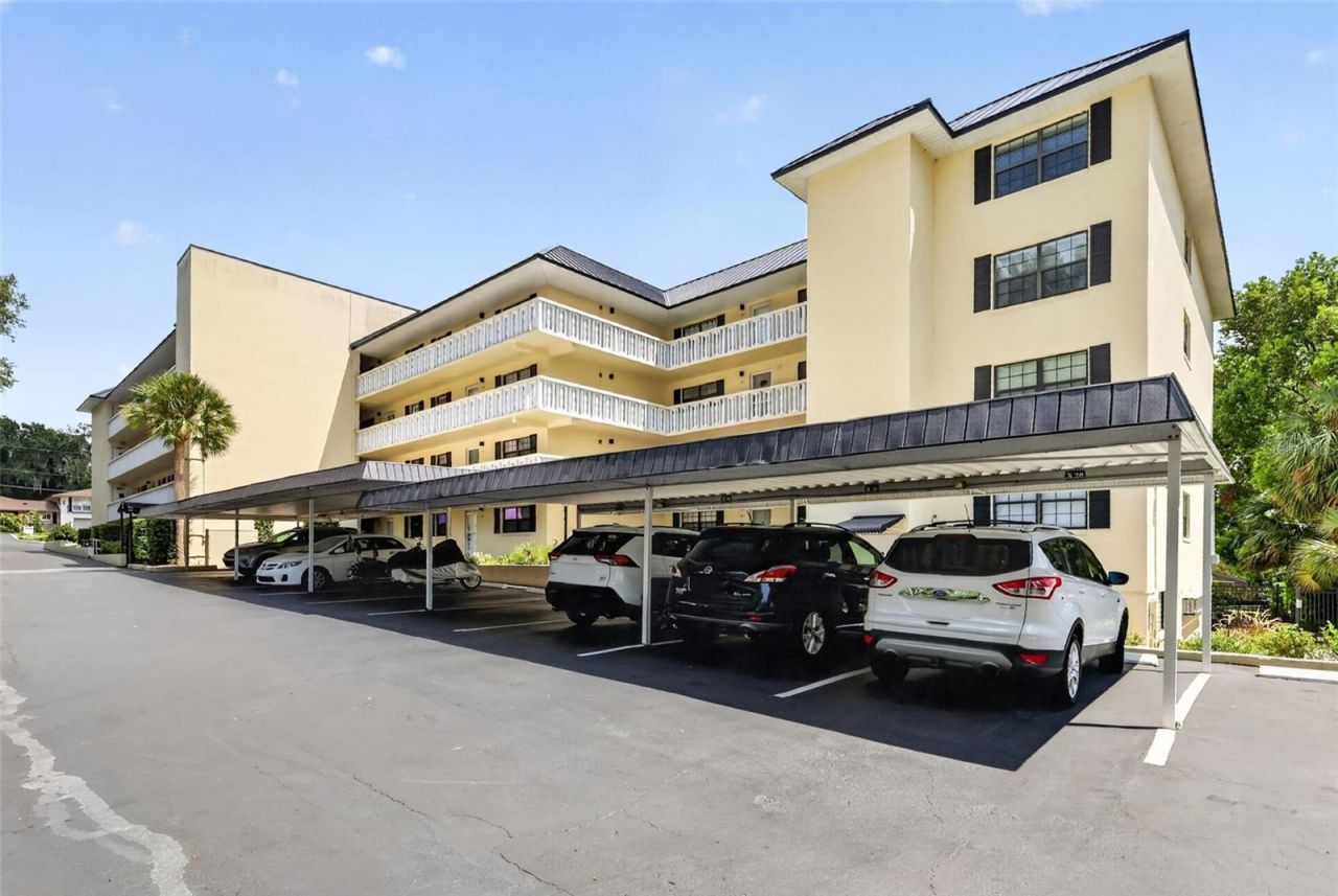 101 N Grandview Street, Unit 412, Mount Dora, FL 32757 Photo