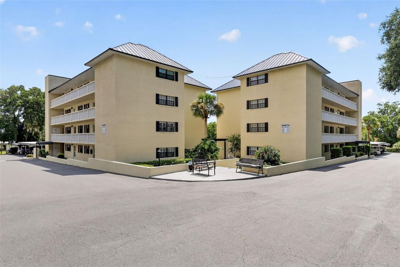 101 N Grandview Street, Unit 412, Mount Dora, FL 32757 Photo