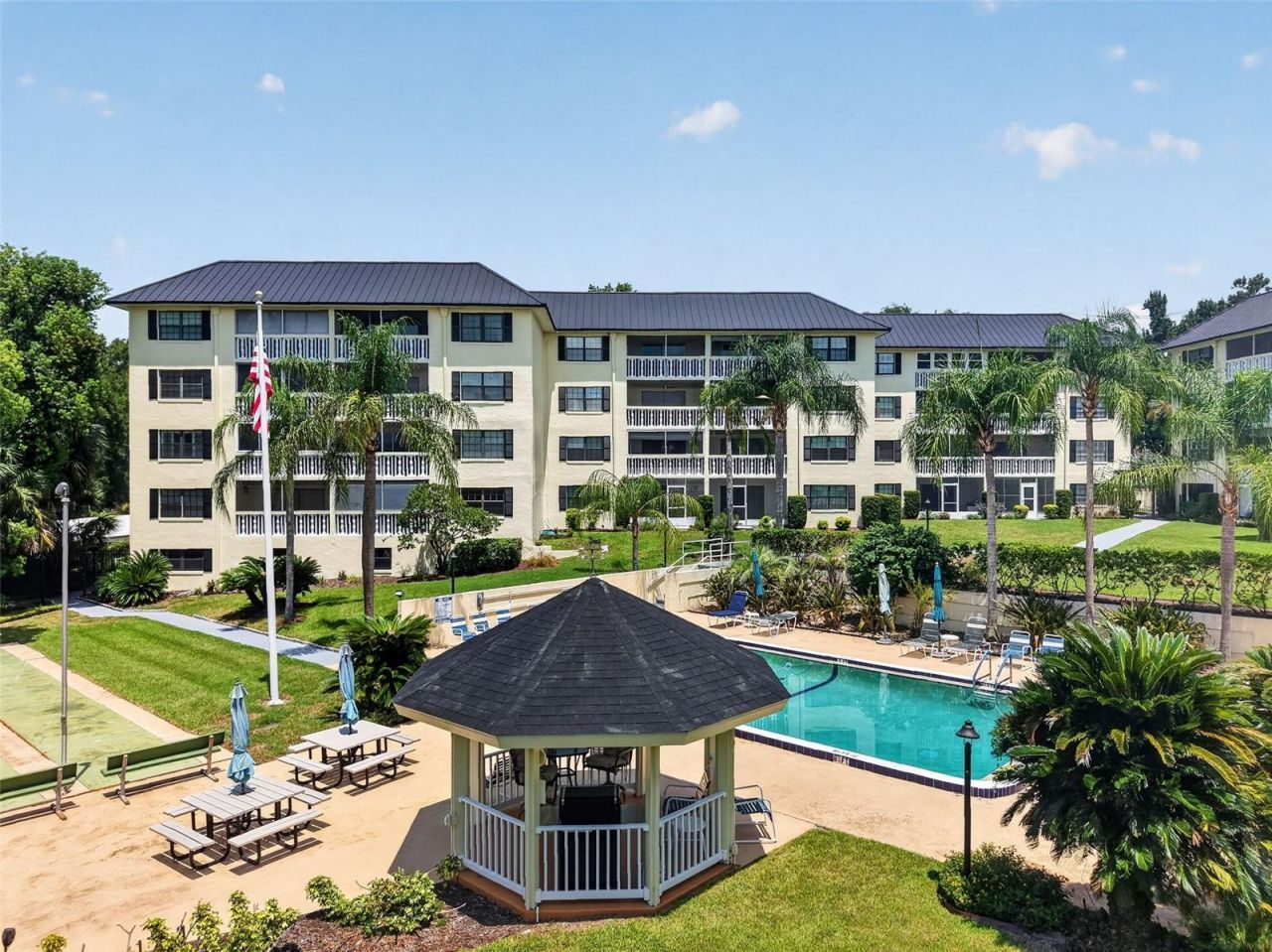 101 N Grandview Street, Unit 412, Mount Dora, FL 32757 Photo