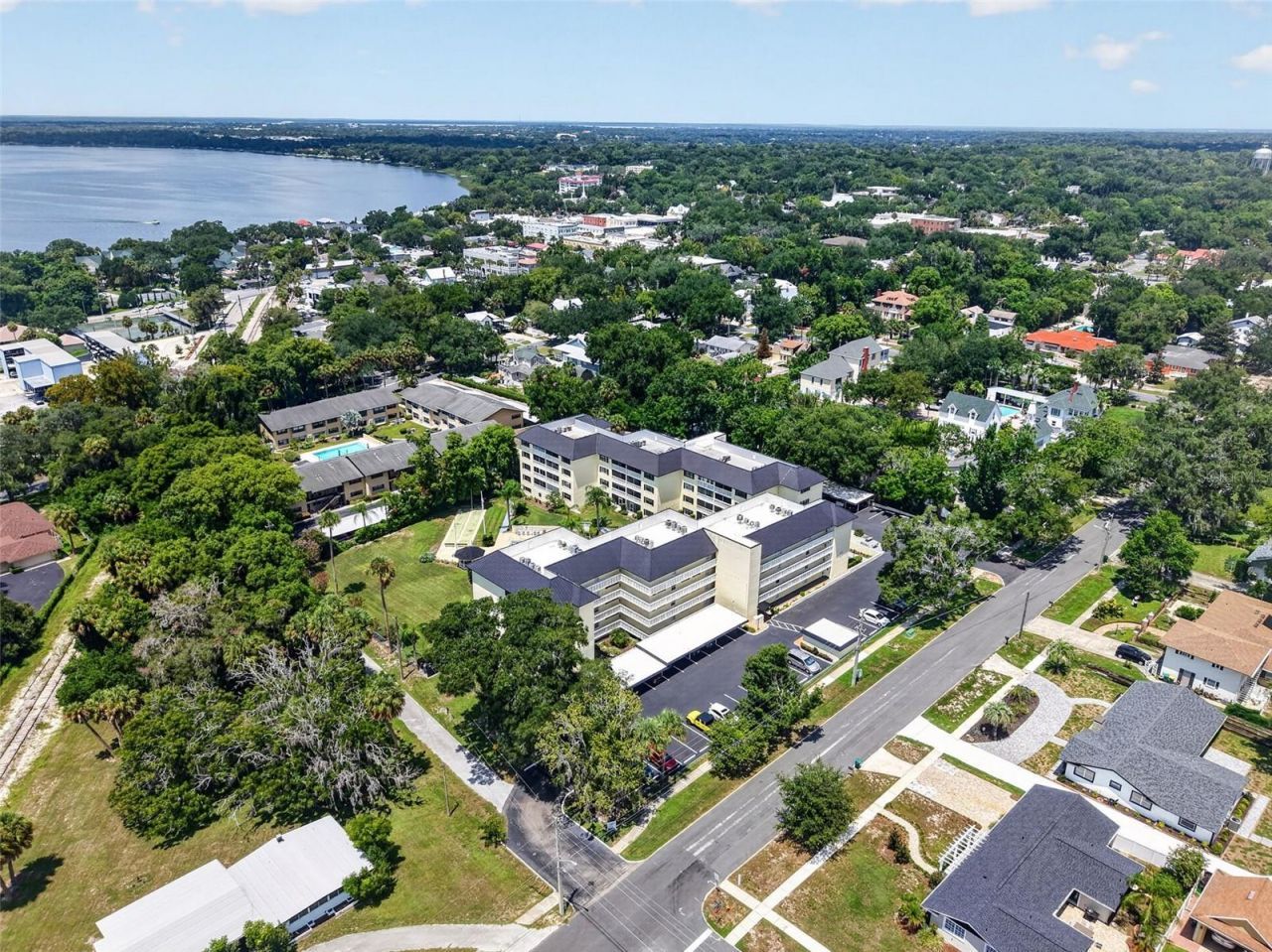 101 N Grandview Street, Unit 412, Mount Dora, FL 32757 Photo