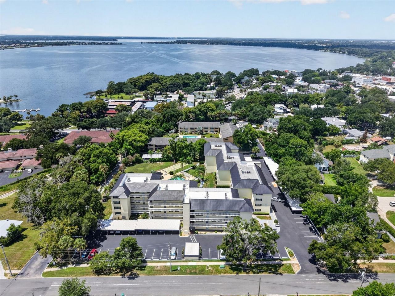 101 N Grandview Street, Unit 412, Mount Dora, FL 32757 Photo