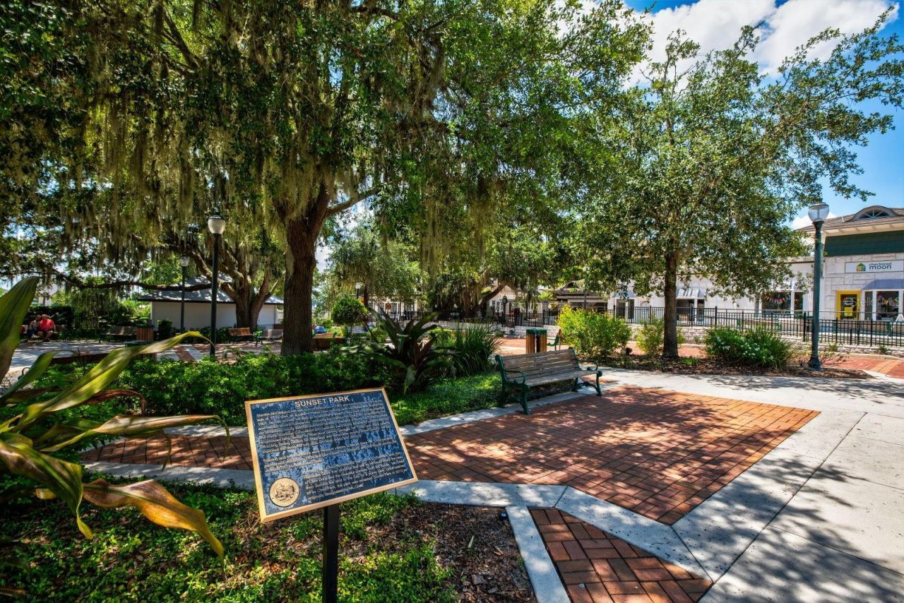 101 N Grandview Street, Unit 412, Mount Dora, FL 32757 Photo