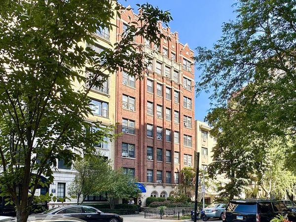434 W Wellington Avenue, Unit 211, Chicago, IL 60657