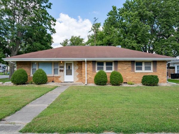 203 E Bullard Street, Forrest, IL 61741