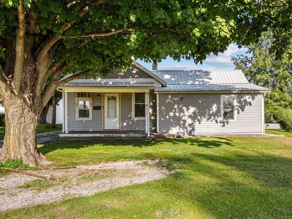 1304 SE 2nd Avenue , Aledo, IL 61231